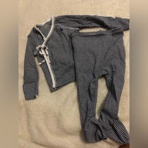 Ralph Lauren Boys 2 piece footed layette.